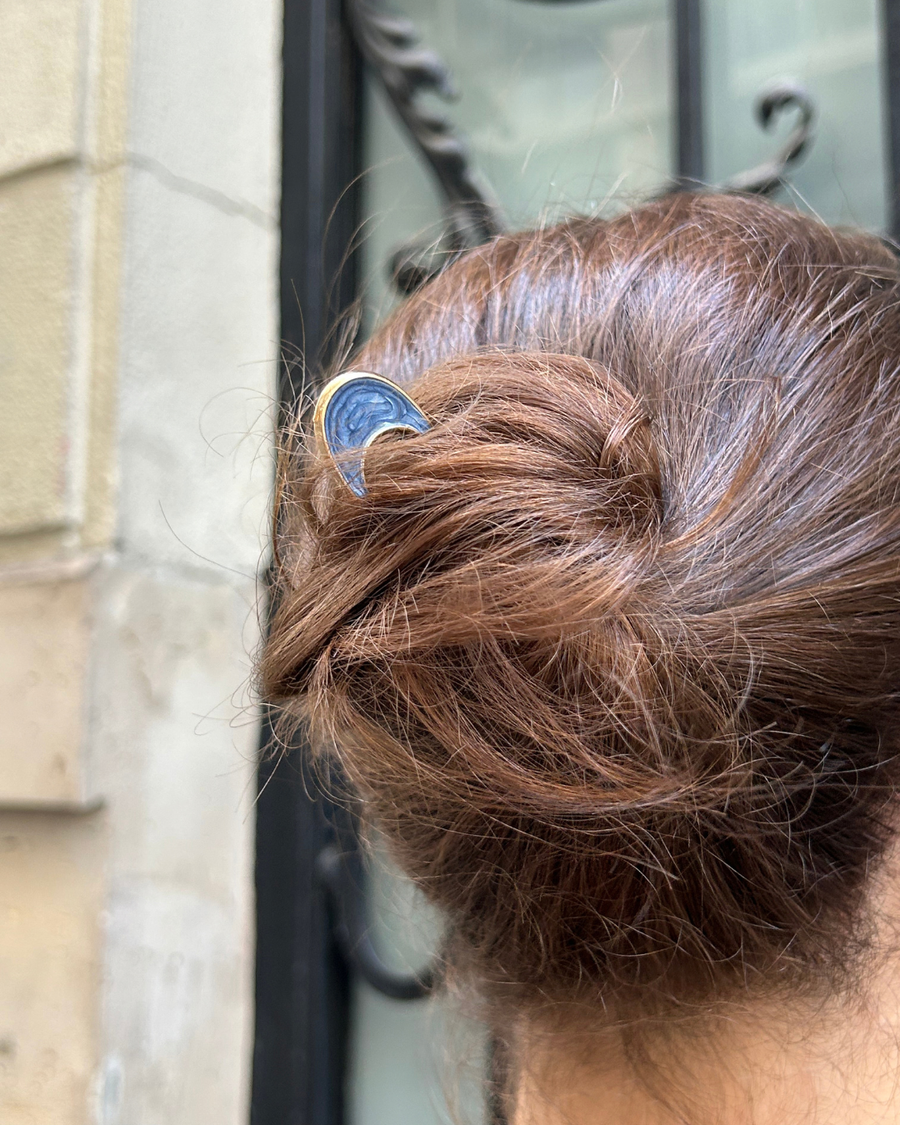 Coiffure avec une pince AELYS