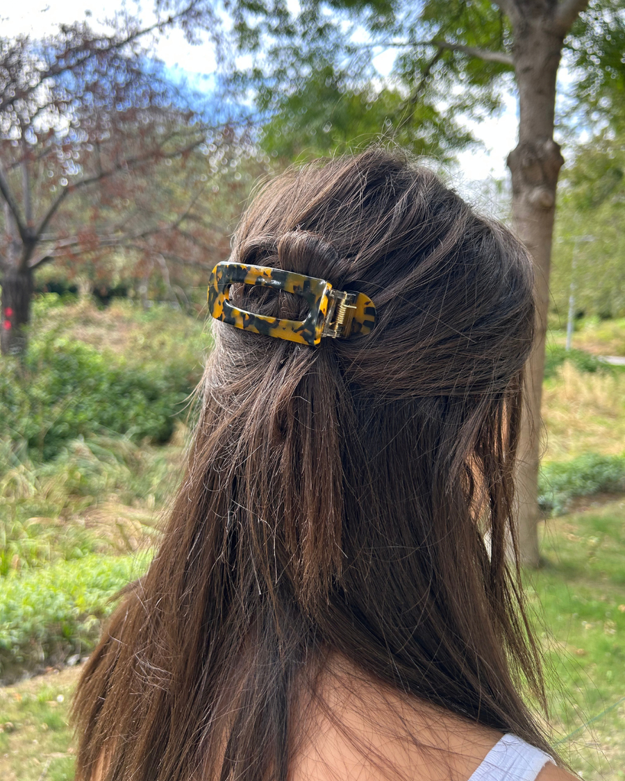 Coiffure avec une pince AELYS