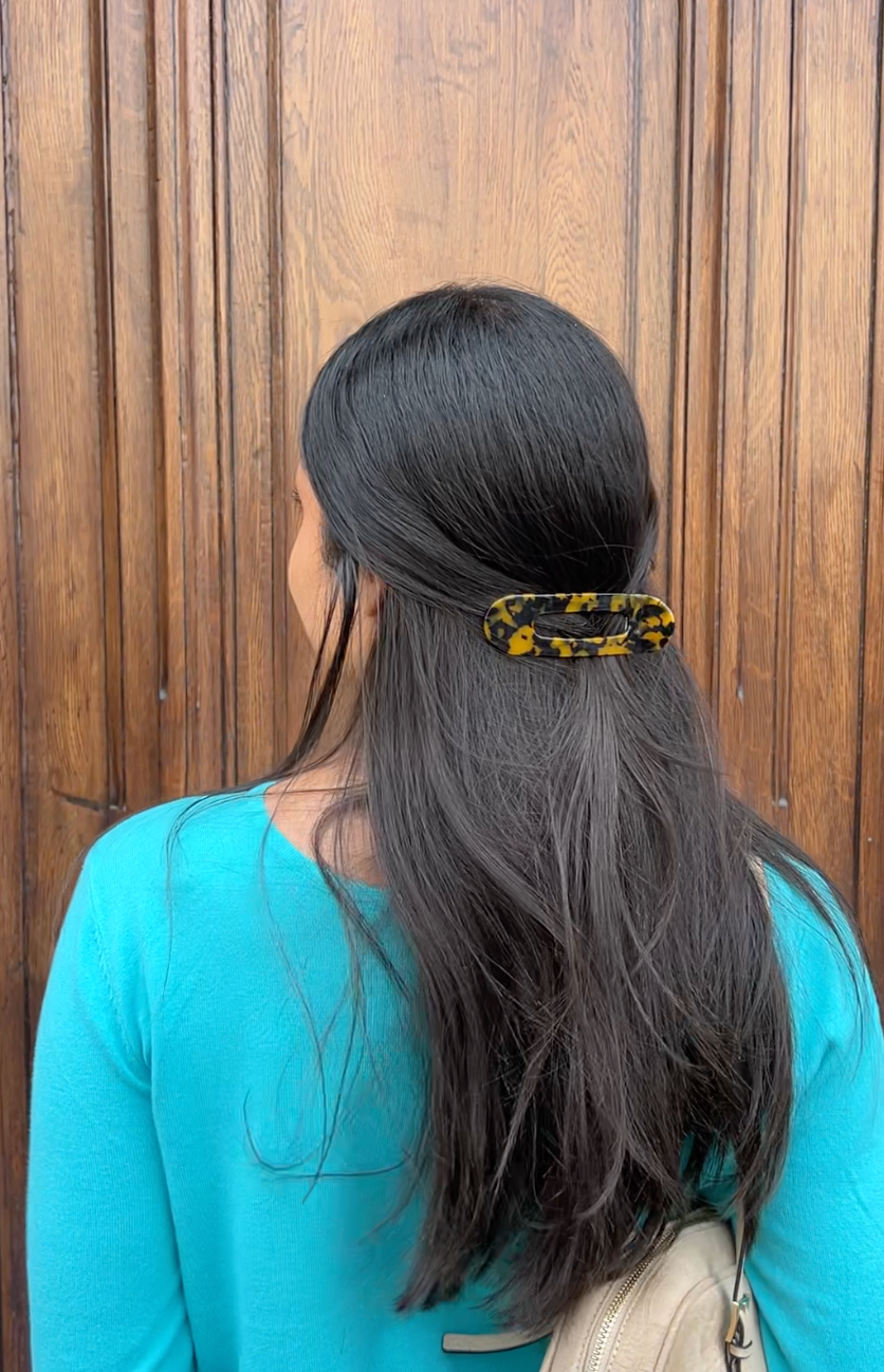 Coiffure avec une pince AELYS