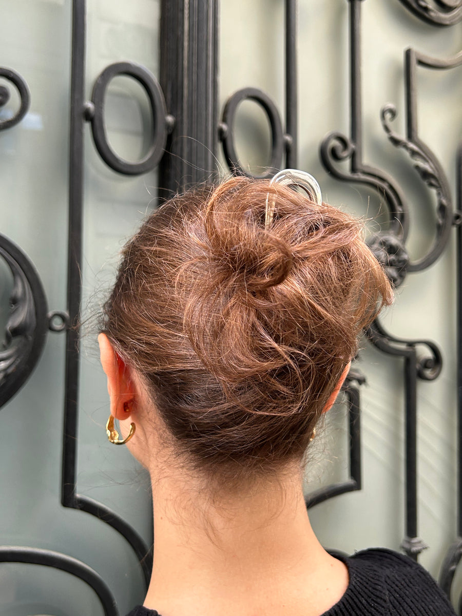 Coiffure avec une pince AELYS