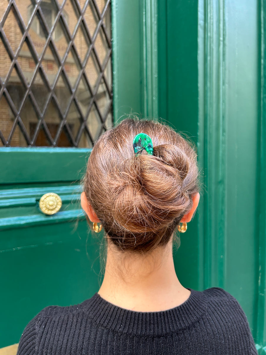 Coiffure avec une pince AELYS