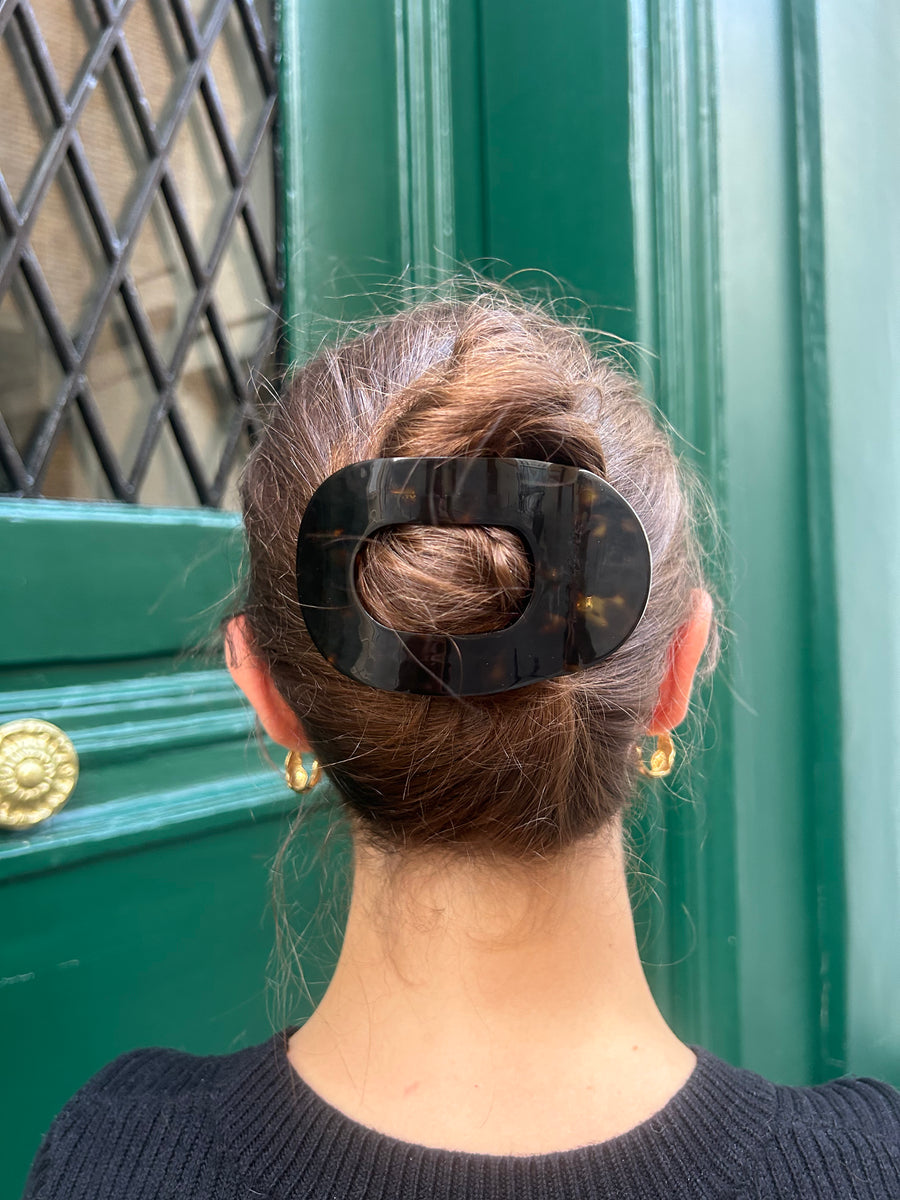 Coiffure avec une pince AELYS
