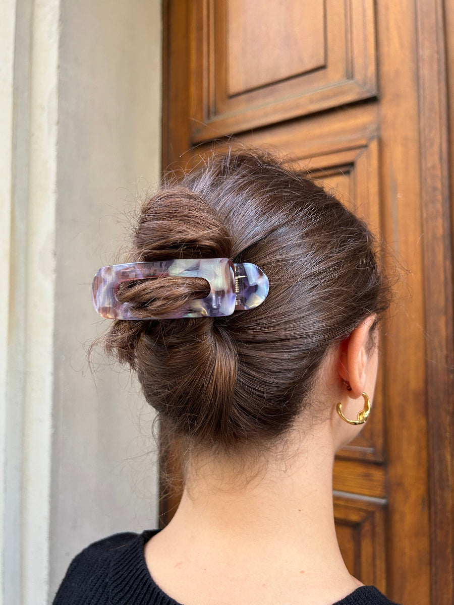Coiffure avec une pince AELYS