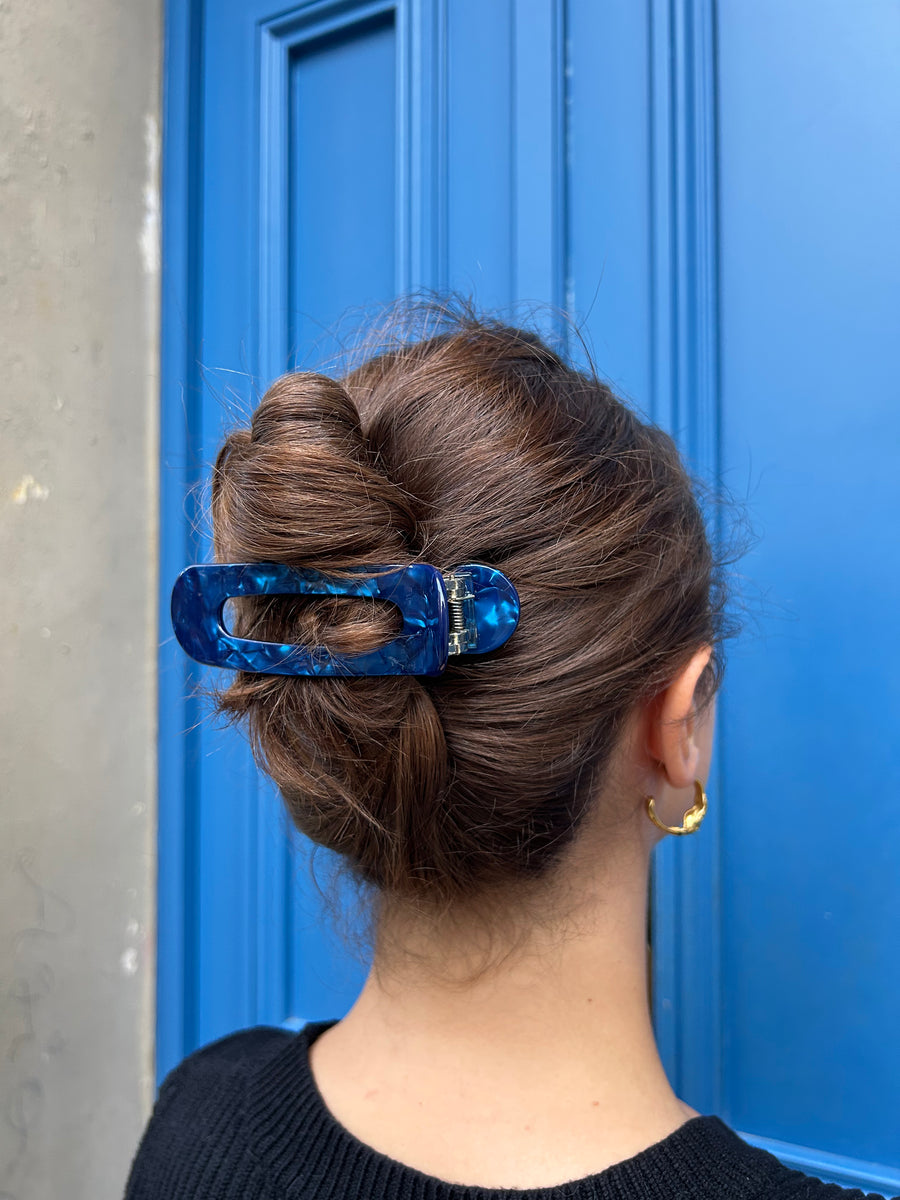 Coiffure avec une pince AELYS