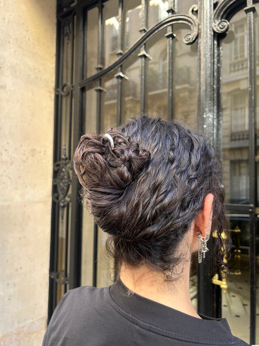 Coiffure avec une pince AELYS