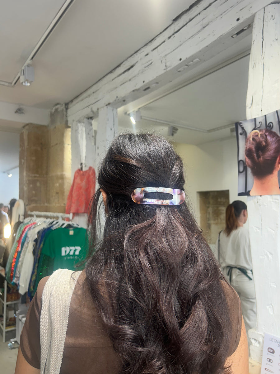 Coiffure avec une pince AELYS